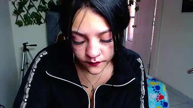 Violettasquirt online show from July 15, 2026, 2:02 pm