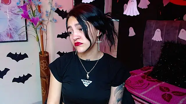 Violettasquirt online show from October 27, 2025, 2:07 pm