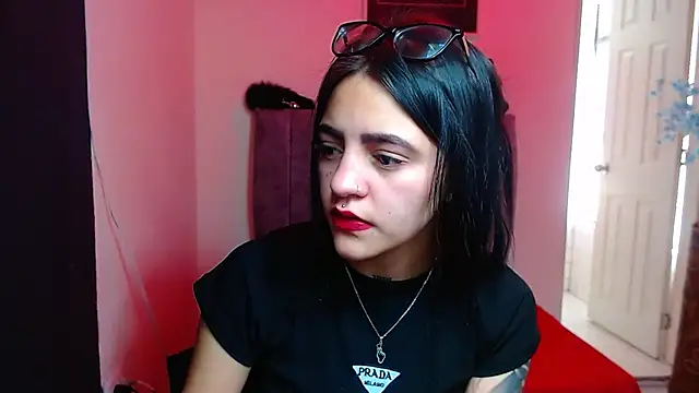 Violettasquirt online show from October 23, 2025, 3:32 pm