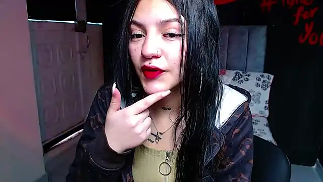 Violettasquirt online show from April 8, 2026, 1:34 pm