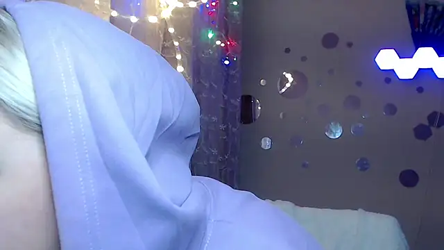 Snapshot of JewellKiss7 chatting on February 4, 2026, 9:54 pm JewellKiss7 online show from February 4, 2026, 9:54 pm