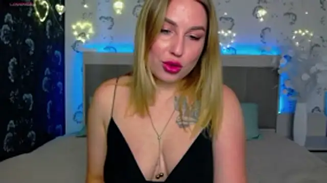 Snapshot of KisssAmmeli chatting on June 13, 2026, 12:14 pm KisssAmmeli online show from June 13, 2026, 12:14 pm