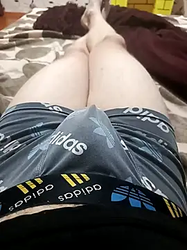 Snapshot of red_red00 chatting on February 7, 2025, 2:37 pm red red00 online show from February 7, 2025, 2:37 pm