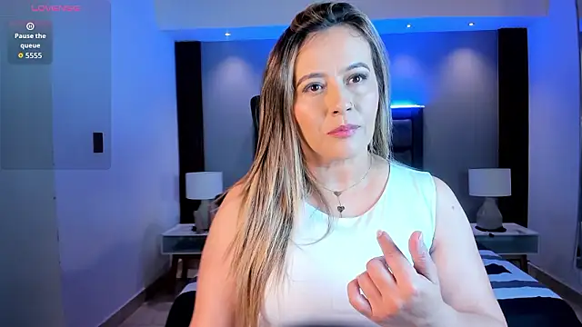 Snapshot of Susann_Ross chatting on February 7, 2026, 10:45 am Susann Ross online show from February 7, 2026, 10:45 am