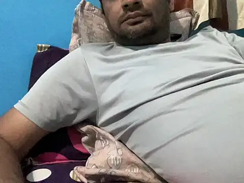 NiceBoy9099 online show from November 8, 2025, 8:07 am