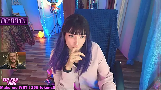 Snapshot of Toxic_Ellies chatting on October 11, 2025, 1:23 pm Toxic Ellies online show from October 11, 2025, 1:23 pm