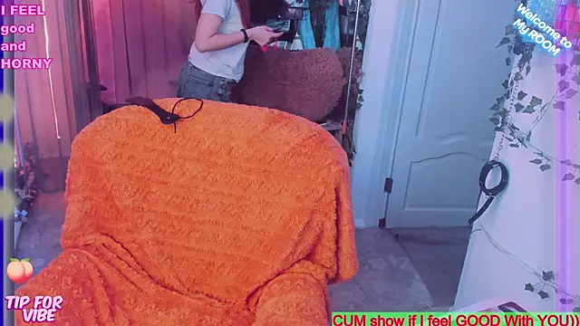 Snapshot of Toxic_Ellies chatting on March 12, 2025, 1:51 pm Toxic Ellies online show from March 12, 2025, 1:51 pm