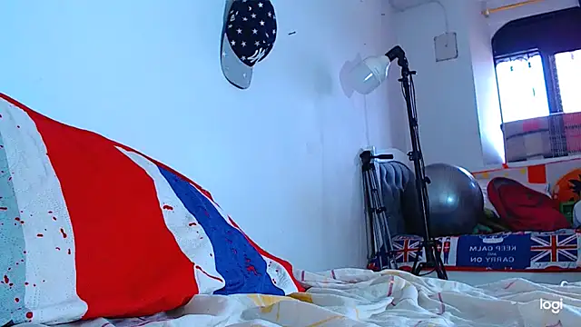 ADAM HOT online show from November 15, 2025, 8:57 pm