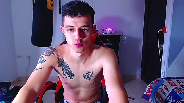 Snapshot of ADAM_HOT chatting on June 6, 2026, 9:20 pm ADAM HOT online show from June 6, 2026, 9:20 pm