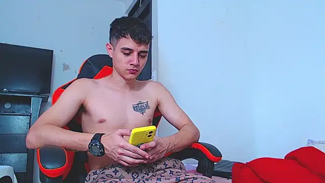 ADAM HOT online show from December 20, 2025, 8:33 pm