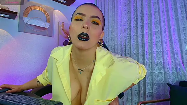 Camila Chainn online show from September 22, 2025, 12:11 pm