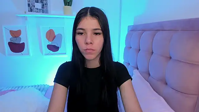 sofi cute01 online show from January 13, 2025, 3:23 am