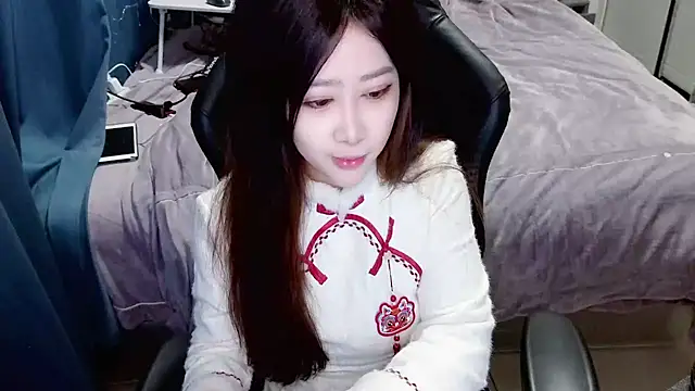 Angelababy001 online show from January 5, 2025, 2:52 pm