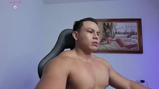 Snapshot of RoyConstance chatting on May 3, 2026, 4:17 am RoyConstance online show from May 3, 2026, 4:17 am