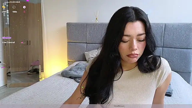 Soffimoon  online show from February 24, 2026, 8:31 pm