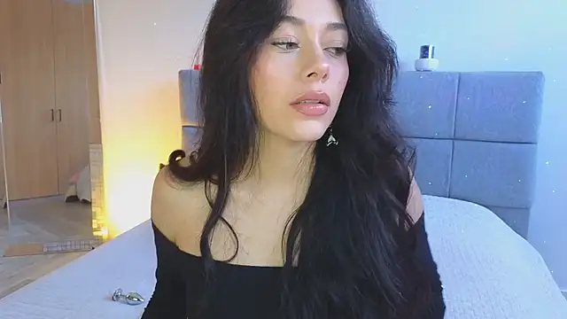 Soffimoon  online show from June 4, 2026, 8:46 pm