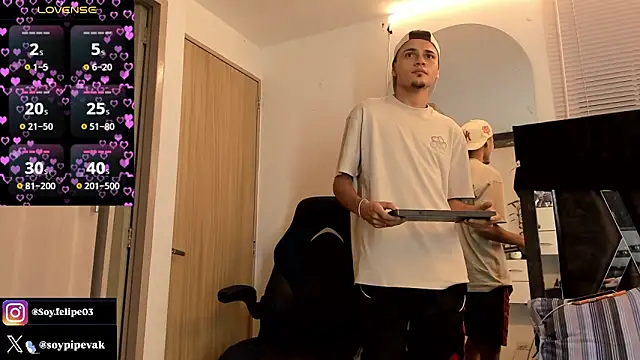 soyander03  online show from March 28, 2026, 7:53 am