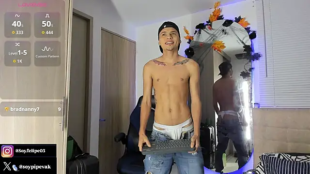 soyander03  online show from October 24, 2025, 9:41 am