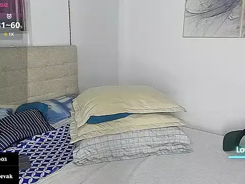 soyander03  online show from September 23, 2025, 9:49 am