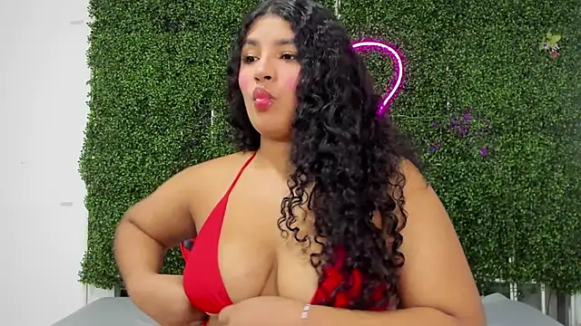 valentina 0  online show from November 26, 2025, 10:10 pm