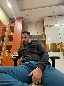 Snapshot of BengaliBabu_Rohan chatting on January 6, 2025, 2:47 pm BengaliBabu Rohan online show from January 6, 2025, 2:47 pm