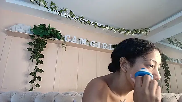 flavia cruz online show from June 4, 2026, 12:32 pm