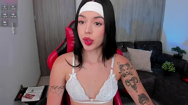 zoee jackson online show from February 19, 2026, 5:21 pm