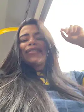 Snapshot of GrlAlice chatting on April 1, 2026, 6:27 pm GrlAlice online show from April 1, 2026, 6:27 pm