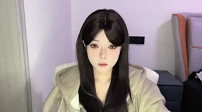 Q-ing online show from March 8, 2025, 12:20 pm