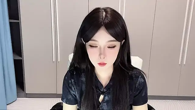 Q-ing online show from October 16, 2025, 4:15 pm