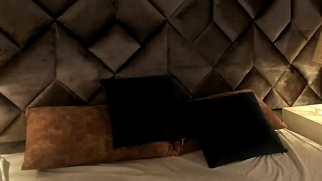 Luisa0110 online show from March 21, 2026, 3:49 pm