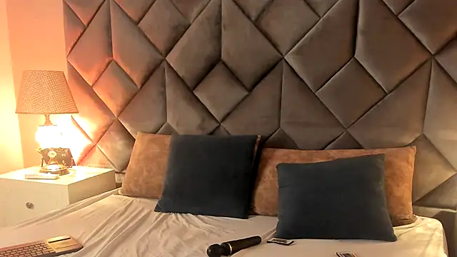 Luisa0110 online show from March 25, 2026, 5:01 pm