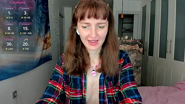 YourSexyNeighbour online show from December 15, 2025, 4:46 pm