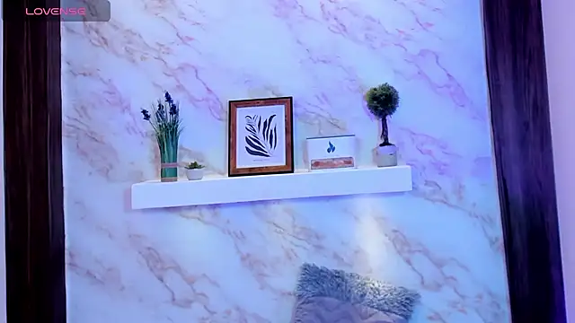 AmyBarton02 online show from November 8, 2025, 5:38 pm