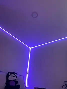 AmmyCollinsW online show from February 19, 2026, 9:01 pm