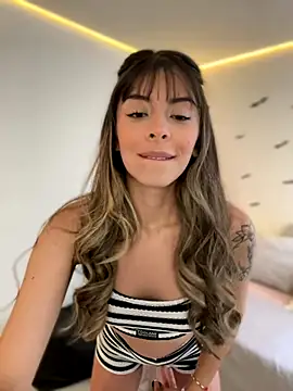 AmmyCollinsW online show from November 9, 2025, 8:13 pm