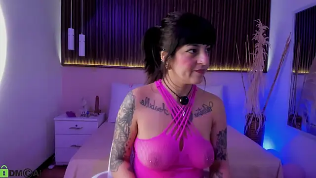 Snapshot of Liz_grey_ chatting on June 10, 2026, 12:23 am Liz grey online show from June 10, 2026, 12:23 am