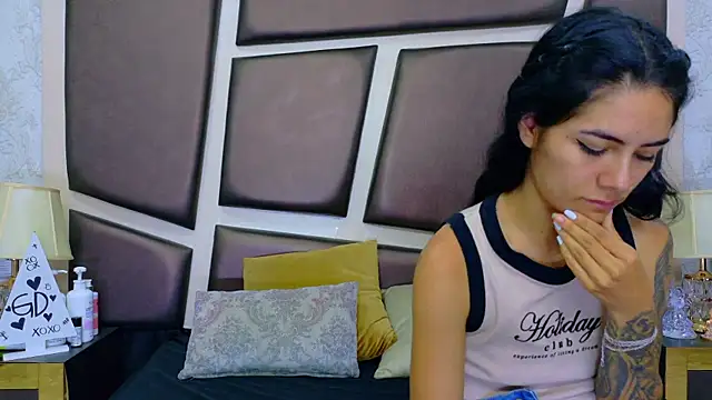 Snapshot of NicoleEsposito chatting on May 2, 2026, 12:10 pm NicoleEsposito online show from May 2, 2026, 12:10 pm