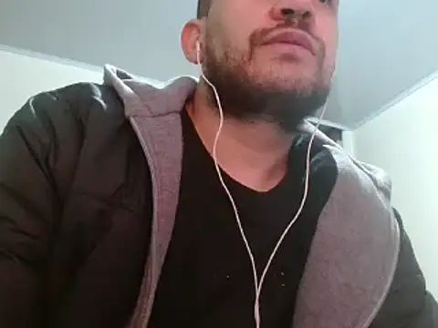 camiloking1720 online show from February 13, 2025, 6:48 pm