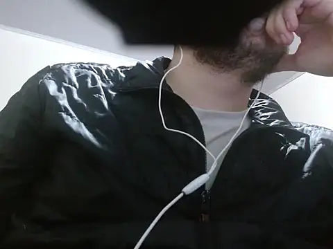 camiloking1720 online show from September 24, 2025, 4:52 am