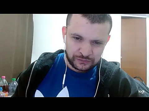 camiloking1720 online show from April 13, 2026, 12:47 am