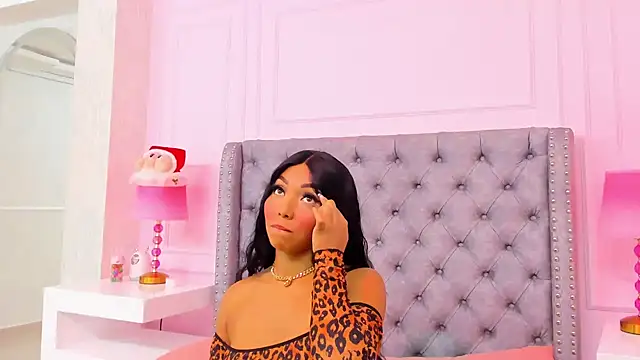 HaileeRoberts online show from November 4, 2025, 12:20 pm