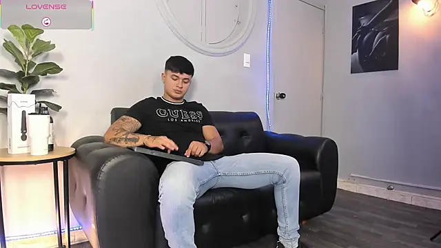 Cristopher strong online show from May 26, 2026, 12:47 pm