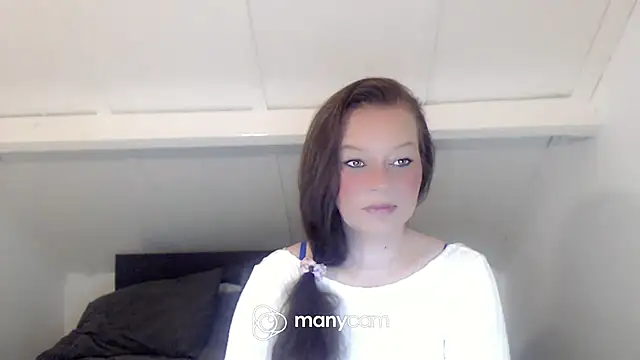 Snapshot of roxanna24 chatting on February 22, 2026, 7:04 pm roxanna24 online show from February 22, 2026, 7:04 pm