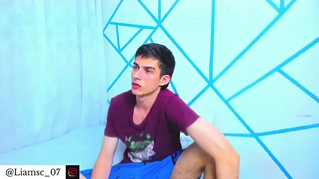 liam scott77 online show from December 18, 2025, 2:38 am