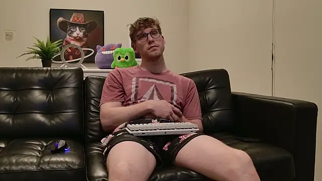 Snapshot of BlueEyedTallGuy94 chatting on October 2, 2025, 1:09 am BlueEyedTallGuy94 online show from October 2, 2025, 1:09 am