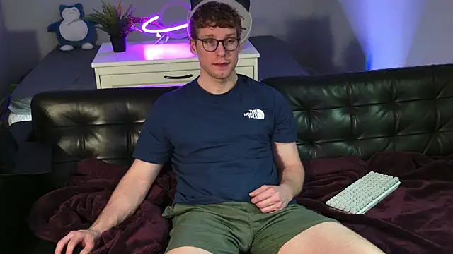 Snapshot of BlueEyedTallGuy94 chatting on January 14, 2026, 11:30 pm BlueEyedTallGuy94 online show from January 14, 2026, 11:30 pm