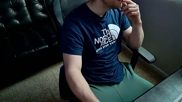 Snapshot of BlueEyedTallGuy94 chatting on January 31, 2026, 11:14 pm BlueEyedTallGuy94 online show from January 31, 2026, 11:14 pm