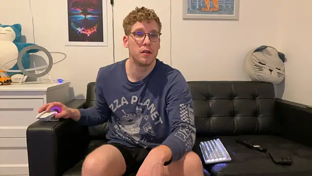 Snapshot of BlueEyedTallGuy94 chatting on December 29, 2024, 6:24 am BlueEyedTallGuy94 online show from December 29, 2024, 6:24 am