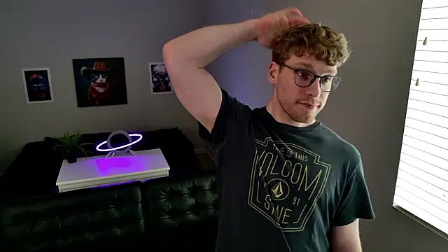 Snapshot of BlueEyedTallGuy94 chatting on February 25, 2026, 8:52 pm BlueEyedTallGuy94 online show from February 25, 2026, 8:52 pm